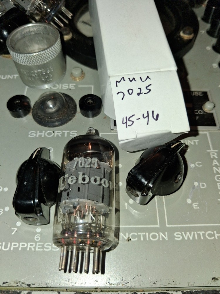 1 Good Strong Perfect Balanced Low Noise Mullard 7025 / 12AX7 tube #9128