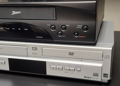 Zenith VR4206HF & Panasonic PV-D4734S VHS/DVD Players – For Parts