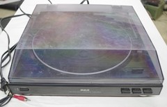 RCA LAB-1200 Fully Automatic Belt Drive Turntable Record Player