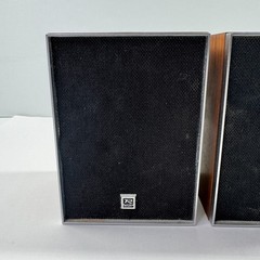 Realistic Hi Fi Bookshelf Speakers Oak Veneer 8ohm 1970s Realistic SP2 TESTED