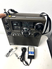 SONY FM/MW/SW 5 Band Receiver Model No ICF-5900W , Tested/Works.