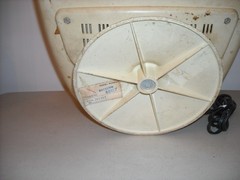 Vintage Philco SPACE AGE TV POWERS UP DISCOLORED & STAINED