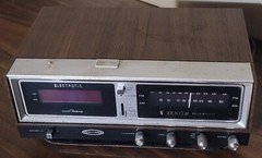 Zenith K472W Electronic Circle of Sound Clock Radio Solid State – Powers Up