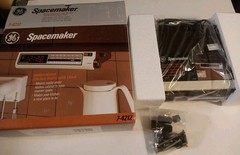NEW Vintage GE Spacemaker UNDER CABINET Kitchen AM/FM RADIO w/ Clock 7-4212