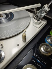 (SOLD AS IS) Vintage Zenith Circle of Sound Record Player Turntable