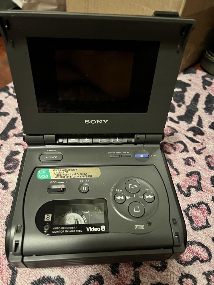 Sony Video Walkman GV-M20 NTSC Video 8