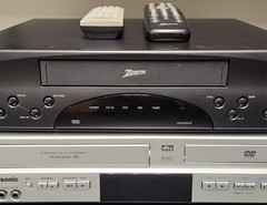 Zenith VR4206HF & Panasonic PV-D4734S VHS/DVD Players – For Parts