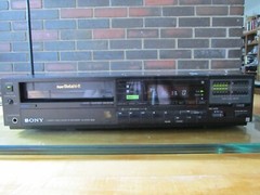 Sony Super BetaMax SL-HF450 VCR + Manual and Remote and Sony Box
