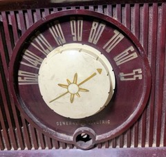 Vintage GENERAL ELECTRIC AM Radio Model C405 ( 1954?) *Needs Knob* TESTED~WORKS