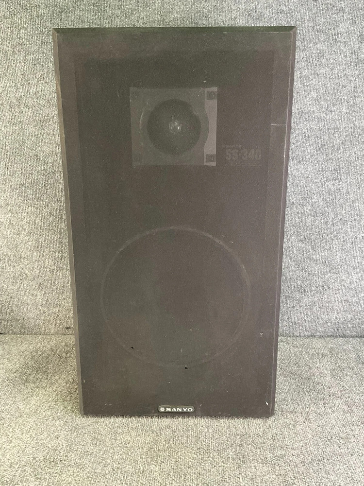 Vintage Sanyo SS-340 8 Ohm Floor Standing Home Audio Speaker Walnut Wood