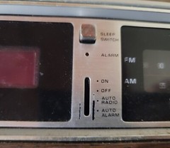 Zenith K472W Electronic Circle of Sound Clock Radio Solid State – Powers Up