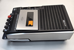 🐾 VINTAGE SONY PORTABLE TAPE RECORDER MODEL TC205