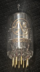 ECC83S/12AX7/7025 JJ Electronic Gold Pin Halo Getter Premium Guitar Preamp Tube