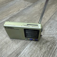 Bell & Howell MW.SW1-7 9 Band World Receiver Radio Portable AM/FM/TV/MW/SW Works