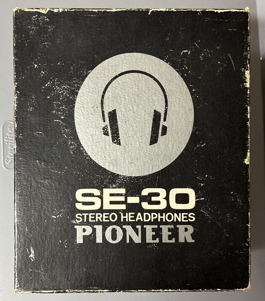 Vintage Pioneer SE-30 wired headphones 1/4″ jack white/black Japan