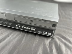 Panasonic PV-D4745S VCR/DVD Combo 4-Head Hi-Fi Stereo Plays VHS & DVD