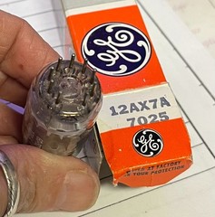 12AZ7A 7025 GE Electronic Tube