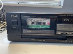 TEAC V-770 3-Head Cassette Deck