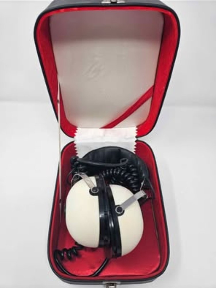 VINTAGE 1970s PIONEER SE-30A Headband Over Ear 8 ohm Stereo HEADPHONES with Case