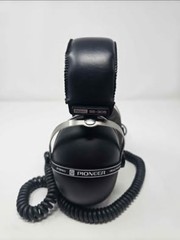 Vintage Pioneer SE-305 Over Ear Headphones Padded Retro Black 1/4” Jack