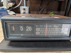 Vintage General Electric GE 7-4310F AM/FM Flip Digit Alarm Clock Radio Wood
