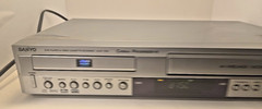 Sanyo DVW-7100 – No Remote Cinema Progressive VCR/DVD combo Tested and working