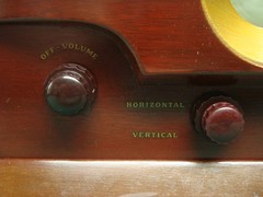 Vintage 1940’s Automatic Model TV-709, 7″ Table Top TV in Mahogany Cabinet