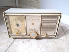 Vintage 1960s Motorola AM Tabletop Radio w/ Alarm Clock Off White
