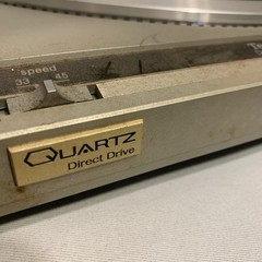 Technic Quartz SL-Q200 Direct Drive Automatic Turntable