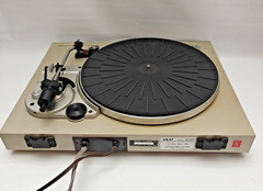Vintage AKAI Belt Drive Turntable AP-B20 w/Auto Return