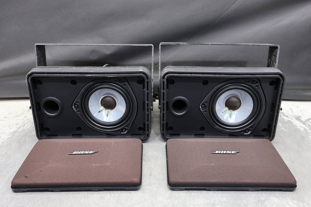 BOSE 101HI Outdoor Speaker Pair w/ Ceiling Mount Brackets High Impedance.s