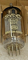 RARE+ B329 TUBE ECC82 12AU7 G.E.C. WELDED PLATE SQUARE GETTER 1953 BRITISH 1593