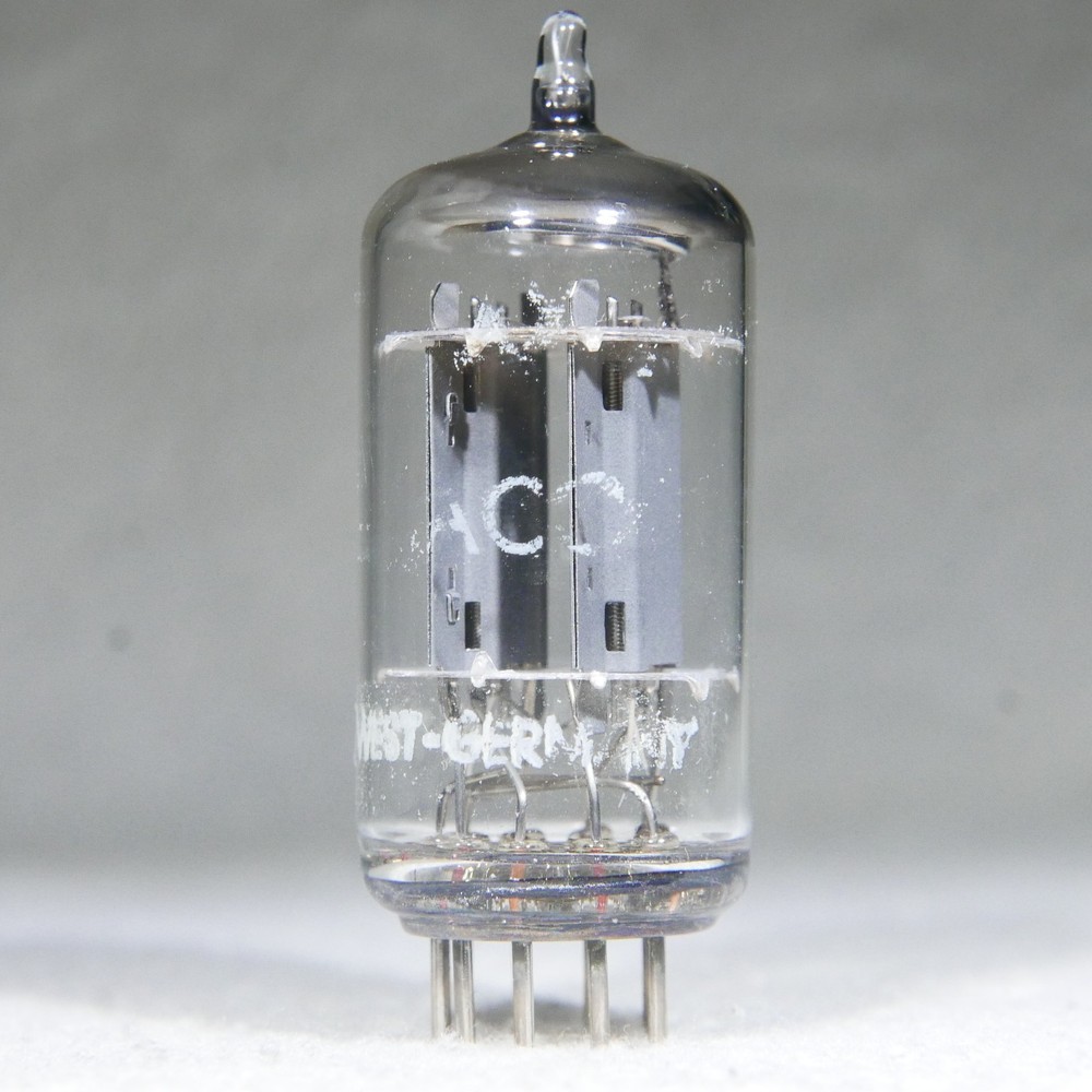 Telefunken ECC83/12AX7 Long Smooth Plate Diamond Mark on Bottom Strong Germany