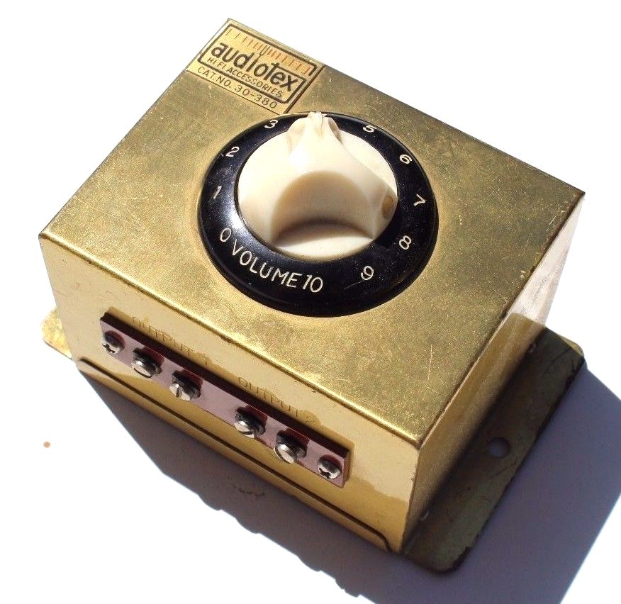 Vtg AudioTex Hi Fi Speaker Control Cat # 30-380 Speaker Control W/ Case