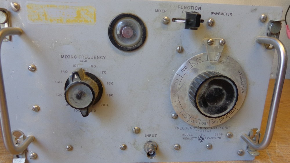 HP Hewlett Packard Model 525B Frequency Converter Unit 100-220 MC