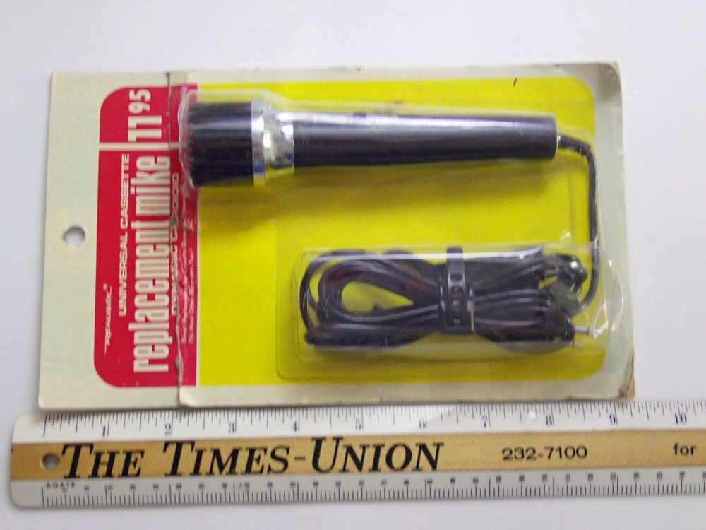 Vintage Realistic Universal Cassette Replacement Mike NOS GA17