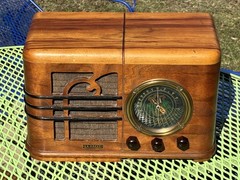 1930’s Lasalle Unknown Model Tube Radio Untested Great Condition!