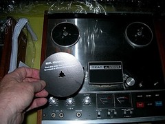 TWO BRAND NEW (MINT) 10.5″ REEL TO REEL TAPE DECK HUB ADAPTER SPACER DISCS