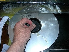 TWO BRAND NEW (MINT) 10.5″ REEL TO REEL TAPE DECK HUB ADAPTER SPACER DISCS