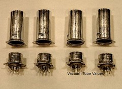 FOUR BELTON BRAND 9 pin Tube Sockets WITH SHIELD TOP MOUNT VT9-ST-C 4 PCS