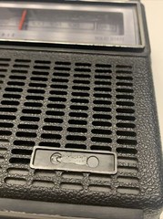 GE General Electric Solid State Radio Model 7-2810E Portable AM/FM Works Great