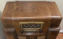Vintage Floor Radio by Farnsworth Television Bridge Radio Corp Model BC105
