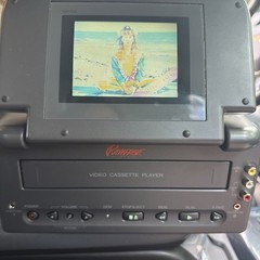 Rampage Audiovox VBP1000 4″ LCD Monitor VHS Player Portable Combo w/Case And Car