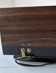ZENITH F472W-3 Circle of Sound Flip Clock AM/FM Radio Woodgrain Radio PARTS READ