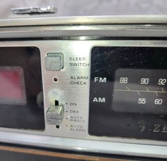 Zenith Model H472W AM/FM Clock Radio Circle of Sound Restored with Green LEDs