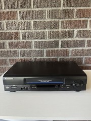 Panasonic VCR Plus PV-V4611 Blue Line 4 Head Hi-Fi Stereo Omnivision