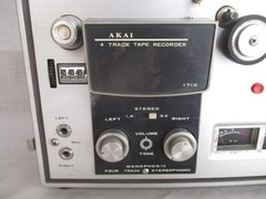 ORIGINAL Akai 1710W Reel to Reel Tape Player TURNS ON