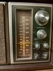 Vintage Sony ICF-9550W AM/FM Radio Wood Case *Working *Tuning & Case Need Work
