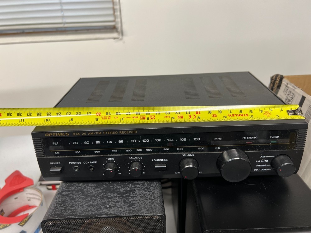 Optimus STA-20 AM/FM Stereo Receiver 31-1979 with speakers and antenna