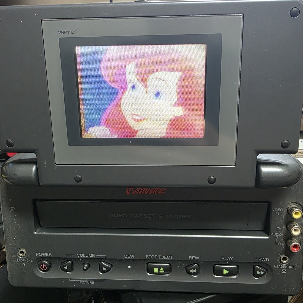 VTG Rampage Audiovox VBP1000 4″ LCD Monitor VCP VHS Player Portable Combo w/Case